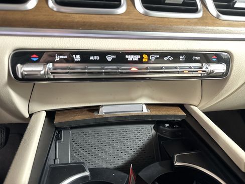 Used 2020 Mercedes-Benz GLE 350 4MATIC image 27