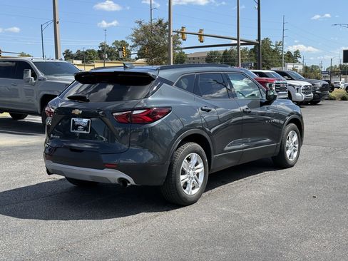 Used 2019 Chevrolet Blazer LT w/ Sound & Technology Package FWD image 11