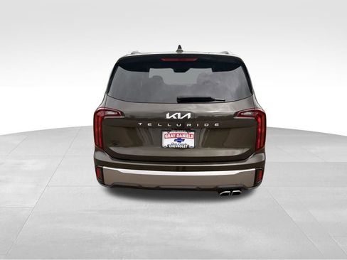 Used 2025 Kia Telluride S FWD image 5