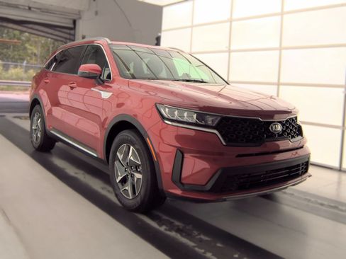 Used 2021 Kia Sorento S FWD image 2