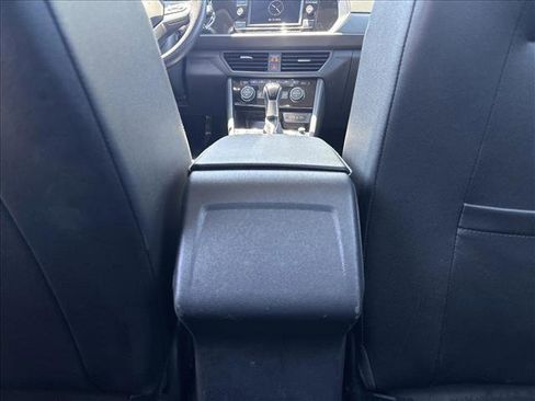 Used 2024 Volkswagen Jetta SE FWD image 18