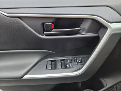 Certified 2025 Toyota RAV4 LE FWD image 25