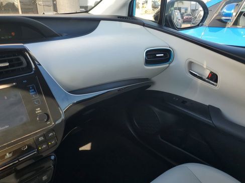 Certified 2019 Toyota Prius XLE image 34