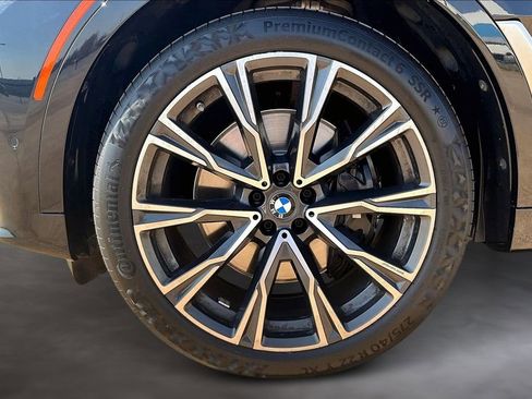 Used 2022 BMW X7 M50i image 8