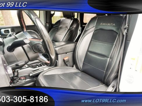 Used 2018 Jeep Wrangler Unlimited Sahara AWD/4WD image 2