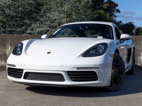 Certified 2018 Porsche 718 Cayman RWD image 7