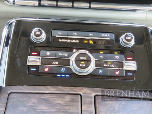 Used 2020 Lincoln Navigator Reserve w/ Luxury Package image 26
