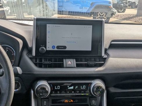 Used 2024 Toyota RAV4 XLE FWD image 17