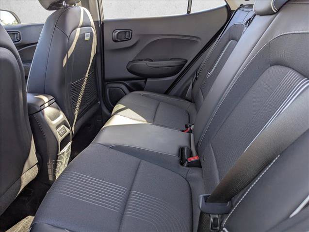 Certified 2025 Hyundai Venue Limited FWD image 25