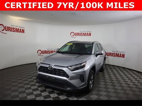 Used 2022 Toyota RAV4 XLE w/ Convenience Package image 2