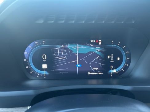 Used 2025 Volvo XC90 B6 Plus image 18