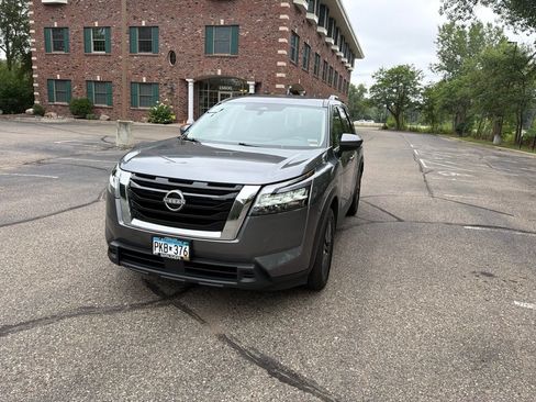 Used 2022 Nissan Pathfinder SV AWD/4WD image 8
