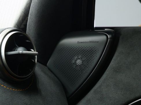 Used 2022 McLaren 720S Performance RWD image 34