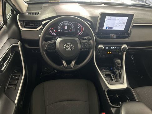 Used 2025 Toyota RAV4 XLE FWD image 22