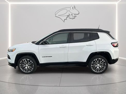 Used 2022 Jeep Compass Limited w/ Elite Group image 2