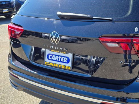 Used 2022 Volkswagen Tiguan SE AWD/4WD image 15