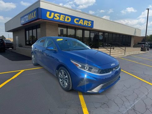 Used 2023 Kia Forte LXS w/ LXS Technology Package FWD image 4