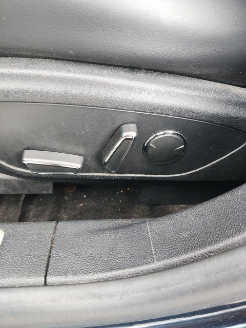 Used 2020 Lincoln MKZ FWD image 11