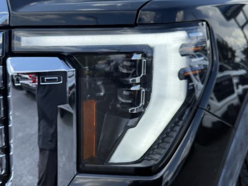 Used 2025 GMC Sierra 3500 Denali AWD/4WD image 6