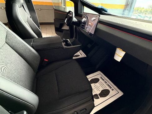 Used 2026 Tesla Cybertruck AWD Crew Cab image 19