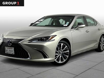 Used 2020 Lexus ES 300h w/ Premium Package