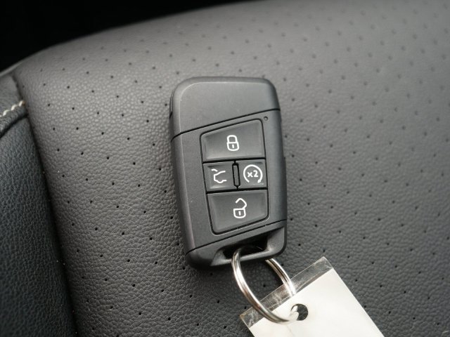 Certified 2023 Volkswagen Jetta SE FWD image 38