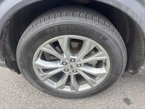 Used 2020 Ford Explorer XLT w/ Equipment Group 202A image 11