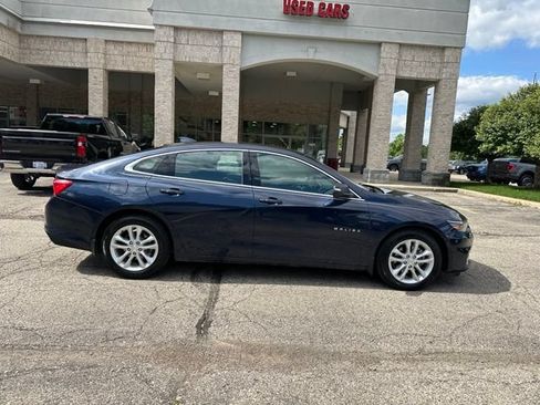 Used 2018 Chevrolet Malibu LT w/ Driver Confidence Package FWD image 6