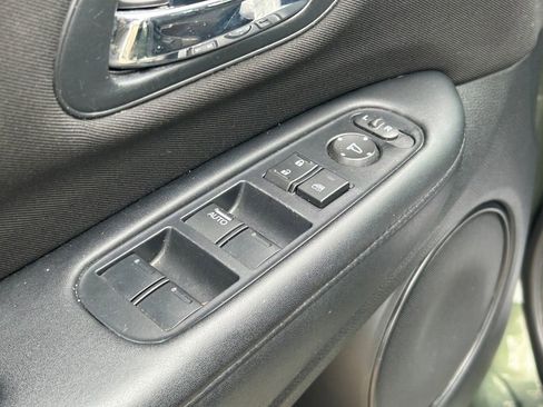 Used 2016 Honda HR-V LX image 21