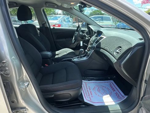 Used 2016 Chevrolet Cruze LT FWD image 16