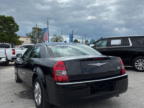 Used 2008 Chrysler 300 Limited RWD image 3