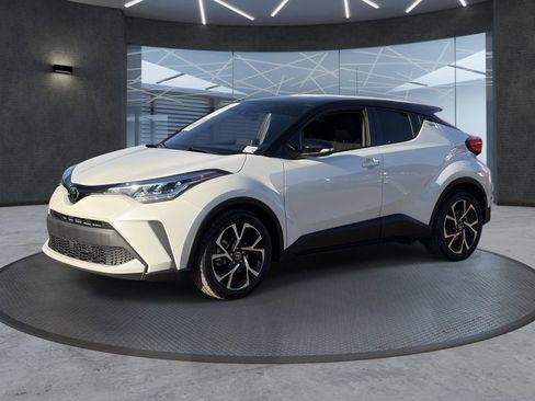 Used 2020 Toyota C-HR XLE FWD image 35