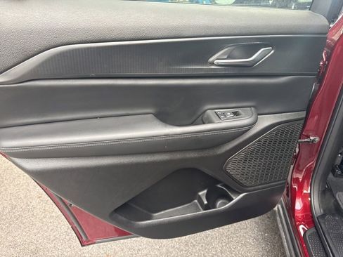 Used 2024 Jeep Grand Cherokee L Altitude image 25