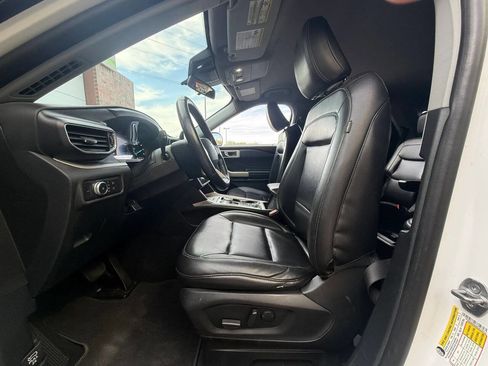 Used 2021 Ford Explorer XLT w/ Equipment Group 202A AWD/4WD image 12