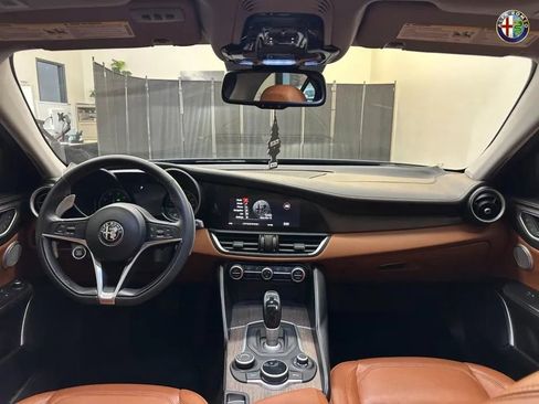 Used 2017 Alfa Romeo Giulia Ti w/ Leather Package image 9