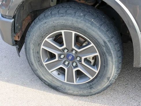 Used 2017 Ford F150 XLT w/ Equipment Group 302A Luxury image 7