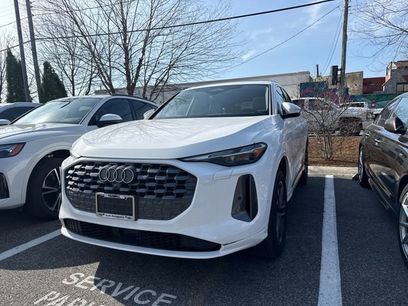 Used 2025 Audi Q5 Premium w/ Convenience Package