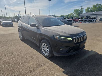 Used 2019 Jeep Cherokee Latitude w/ Popular Appearance Group