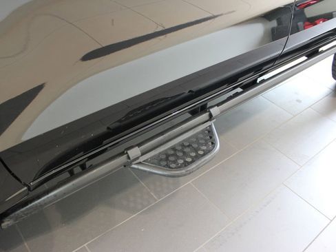 Used 2024 Chevrolet Colorado ZR2 w/ ZR2 Convenience Package III image 36