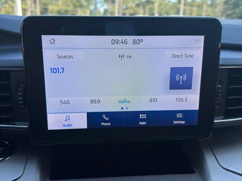 Used 2021 Ford Explorer XLT w/ Equipment Group 202A RWD image 18