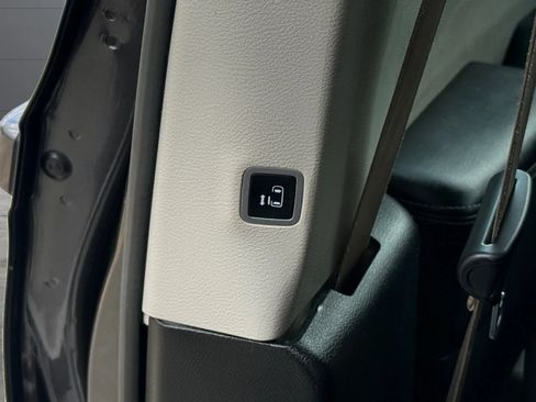 Used 2022 Chrysler Pacifica Touring-L FWD image 20