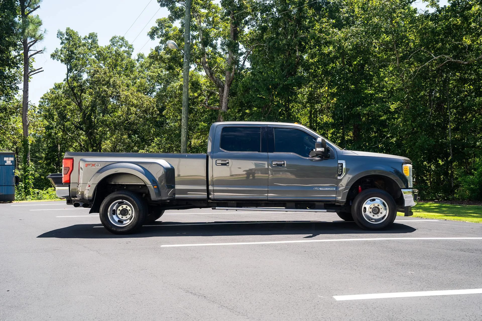 Used 2017 Ford F350 Lariat w/ Lariat Ultimate Package AWD/4WD image 11