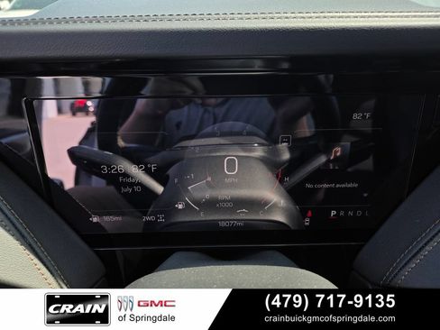 Used 2025 GMC Yukon AT4 AWD/4WD image 15