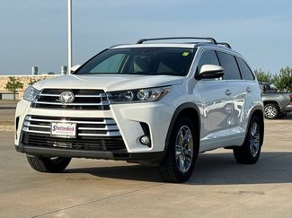 Used 2018 Toyota Highlander Limited Platinum AWD/4WD video 3