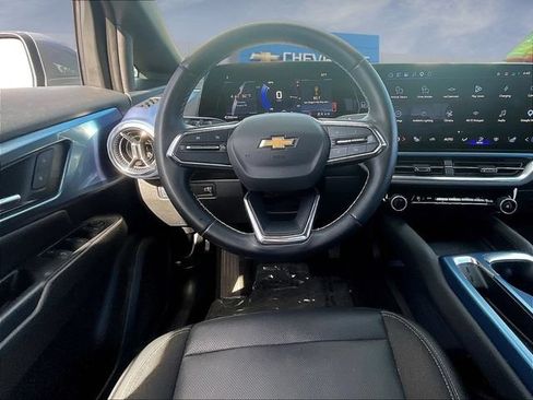 Certified 2024 Chevrolet Equinox EV LT FWD image 10
