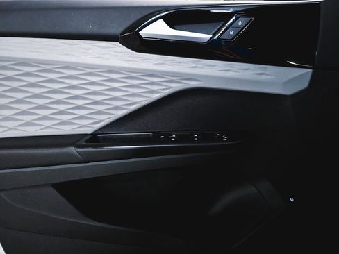 Used 2022 Volkswagen Taos S image 15