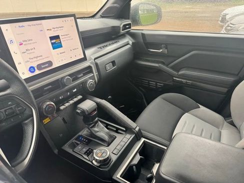Certified 2024 Toyota Tacoma TRD Off-Road w/ TRD Off Road Upgrade Package AWD/4WD image 18