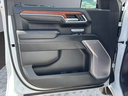 Used 2023 GMC Sierra 1500 Denali AWD/4WD image 13