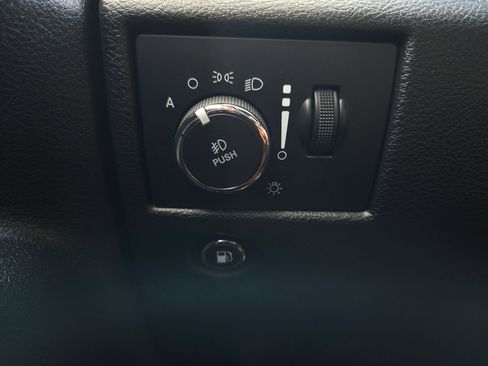 Used 2022 Jeep Grand Cherokee Limited image 26