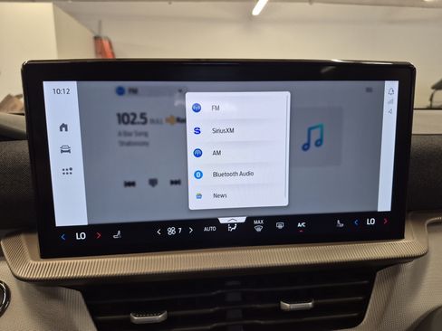Used 2025 Ford Explorer Active RWD image 35